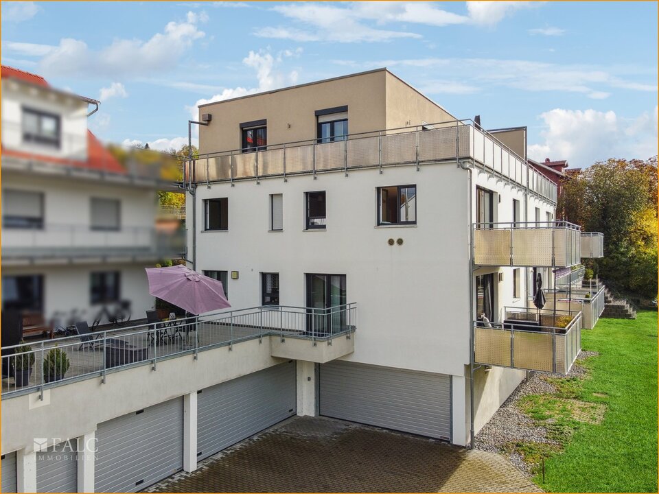 Wohnung mit Terrasse und Balkon