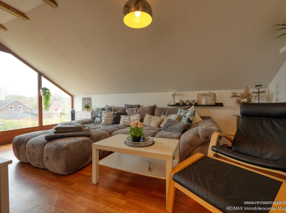 Wohnzimmer DG