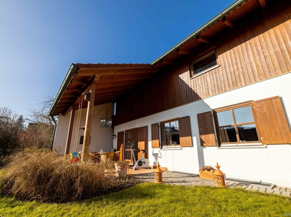 Ansicht Terrasse mit Garten
