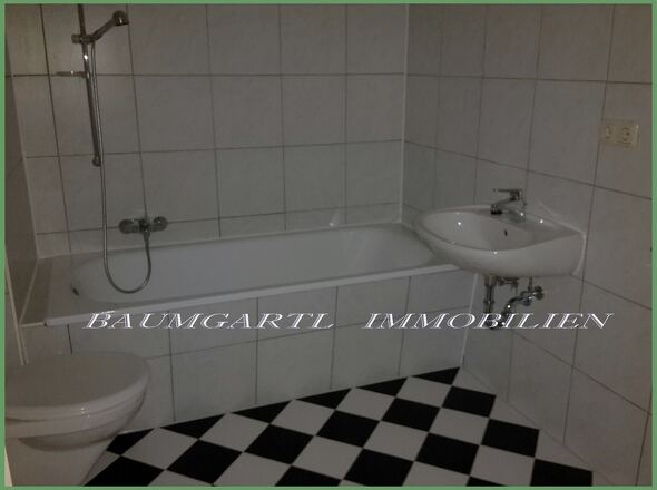 inliegendes Bad mit Wanne